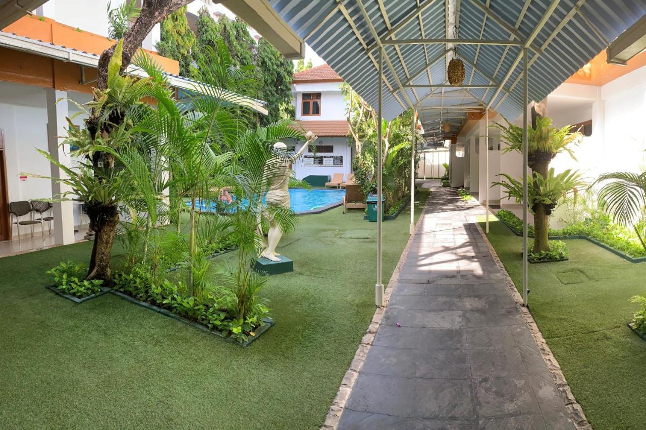 Febri'S Hotel & Spa Кута Екстер'єр фото